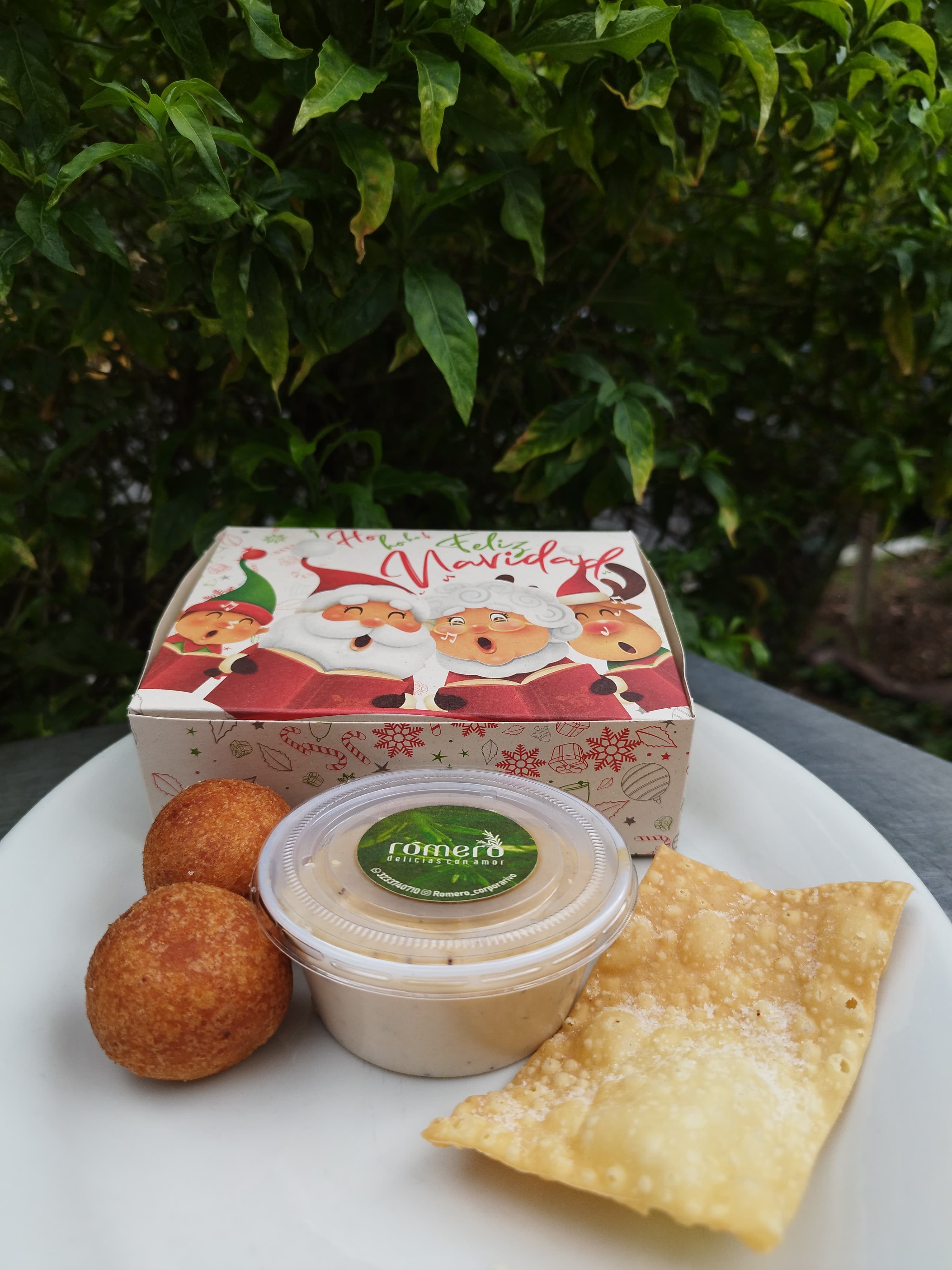 Cajita Navideña - Refrigerio corporativo especial en Antioquia